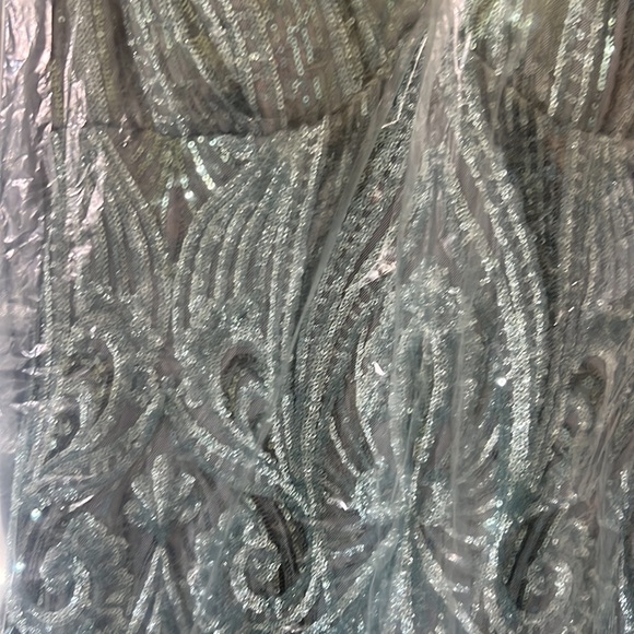 Absolutely stunning Women's All Over Sequin Cape Cocktail Dress size 8 brand new - Picture 5 of 12